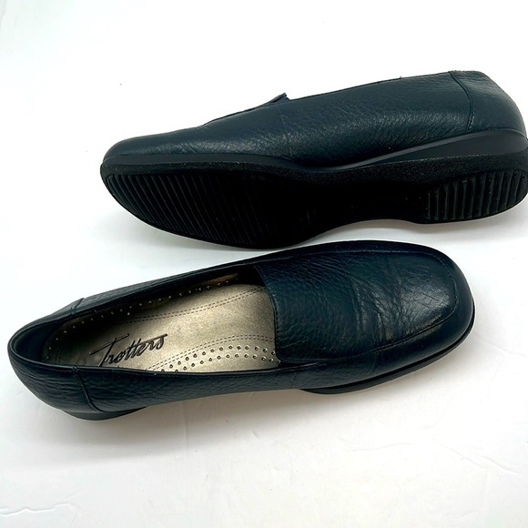 Trotters Jenn Leather Loafers Navy Blue Womens 7 British Comfort Preppy Academia - Picture 1 of 17